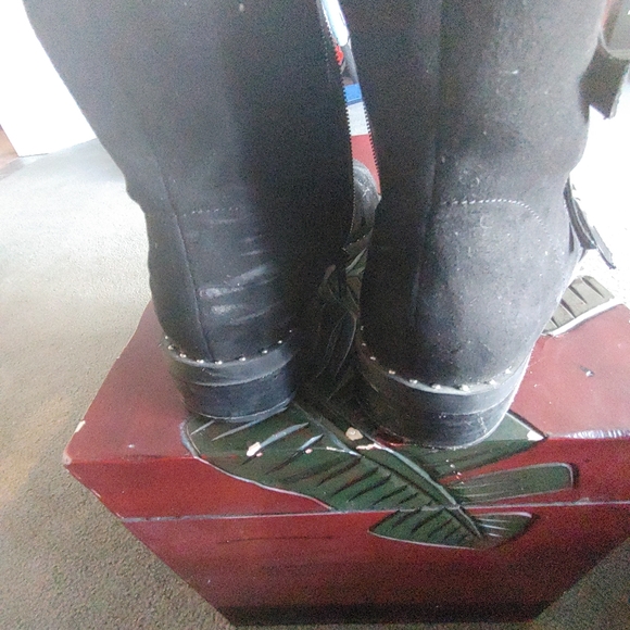 Torrid size 9 Black Buckle Boots w/flat heel - Picture 4 of 6